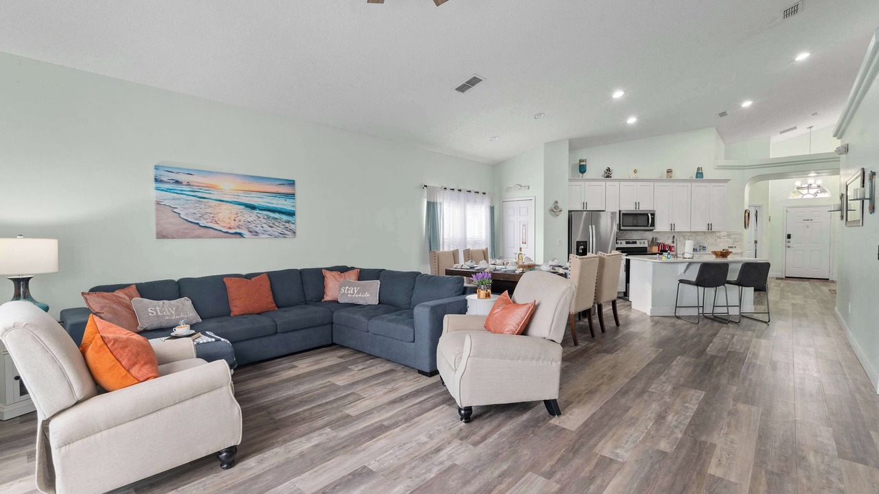 Photo of Livingroom in Four Corners