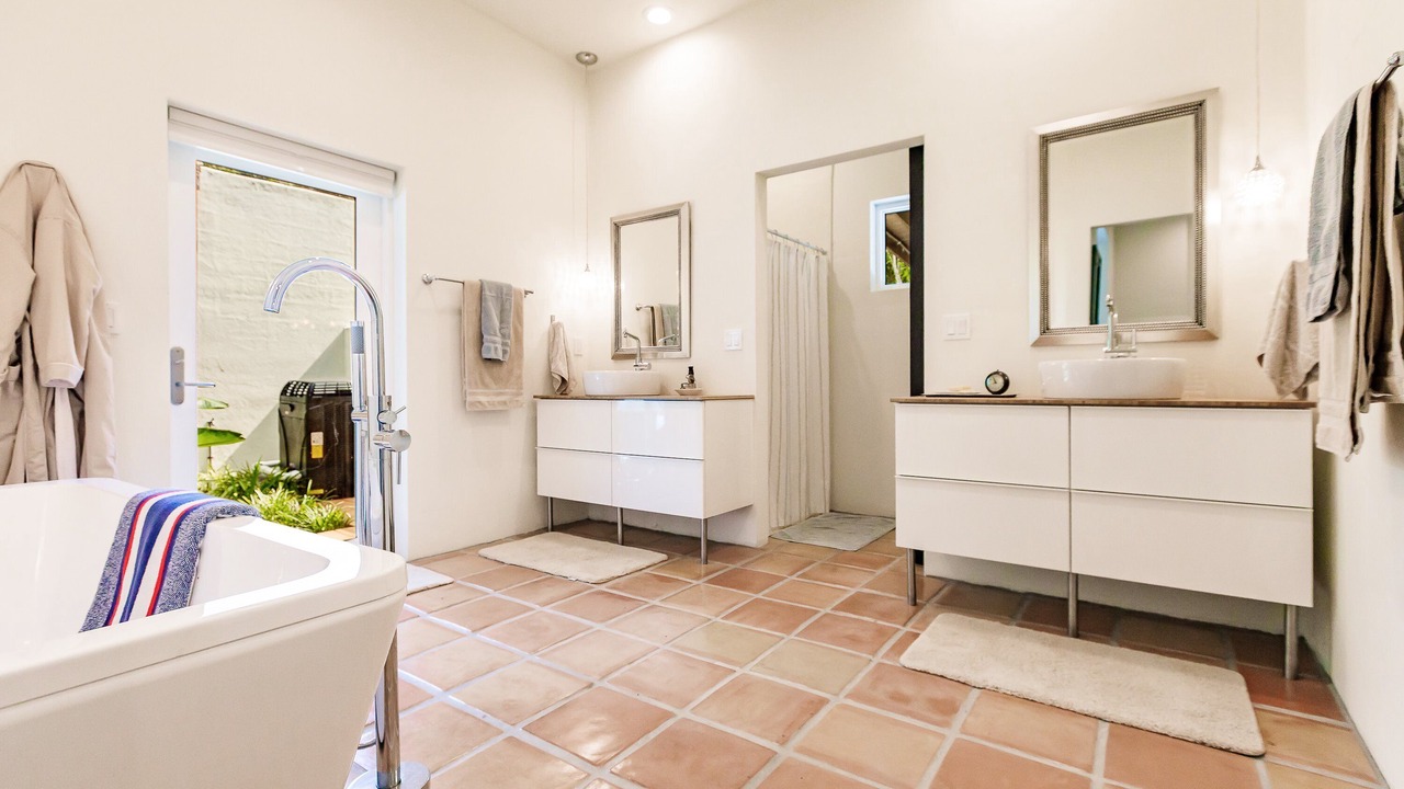 Photo of Bathroom in Riverside Park