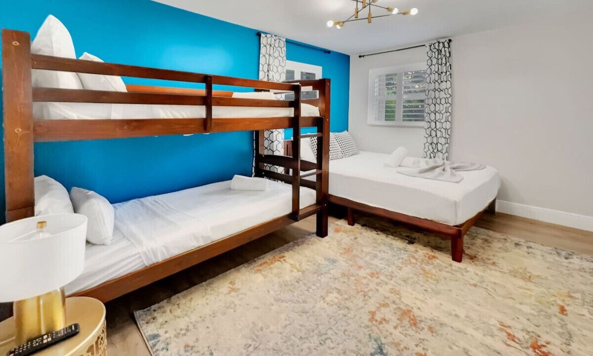Photo of Bedroom in Imperial Point