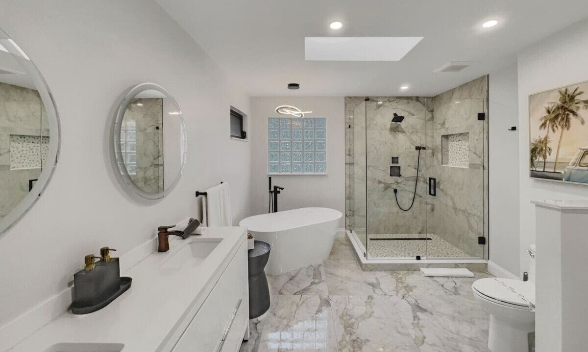 Photo of Bathroom in Imperial Point