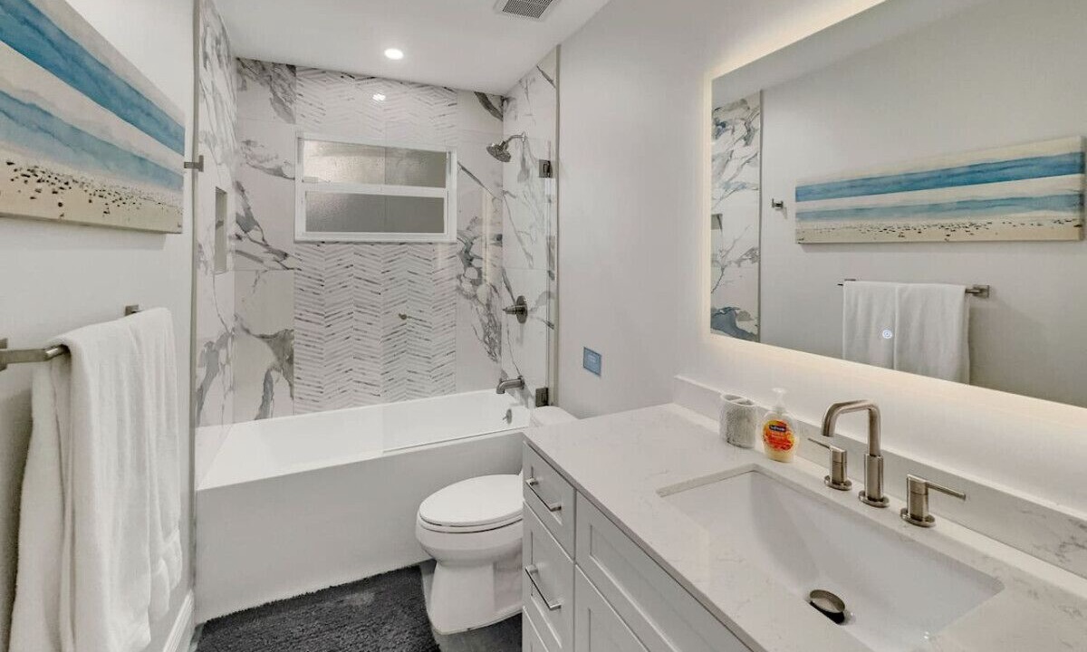 Photo of Bathroom in Imperial Point