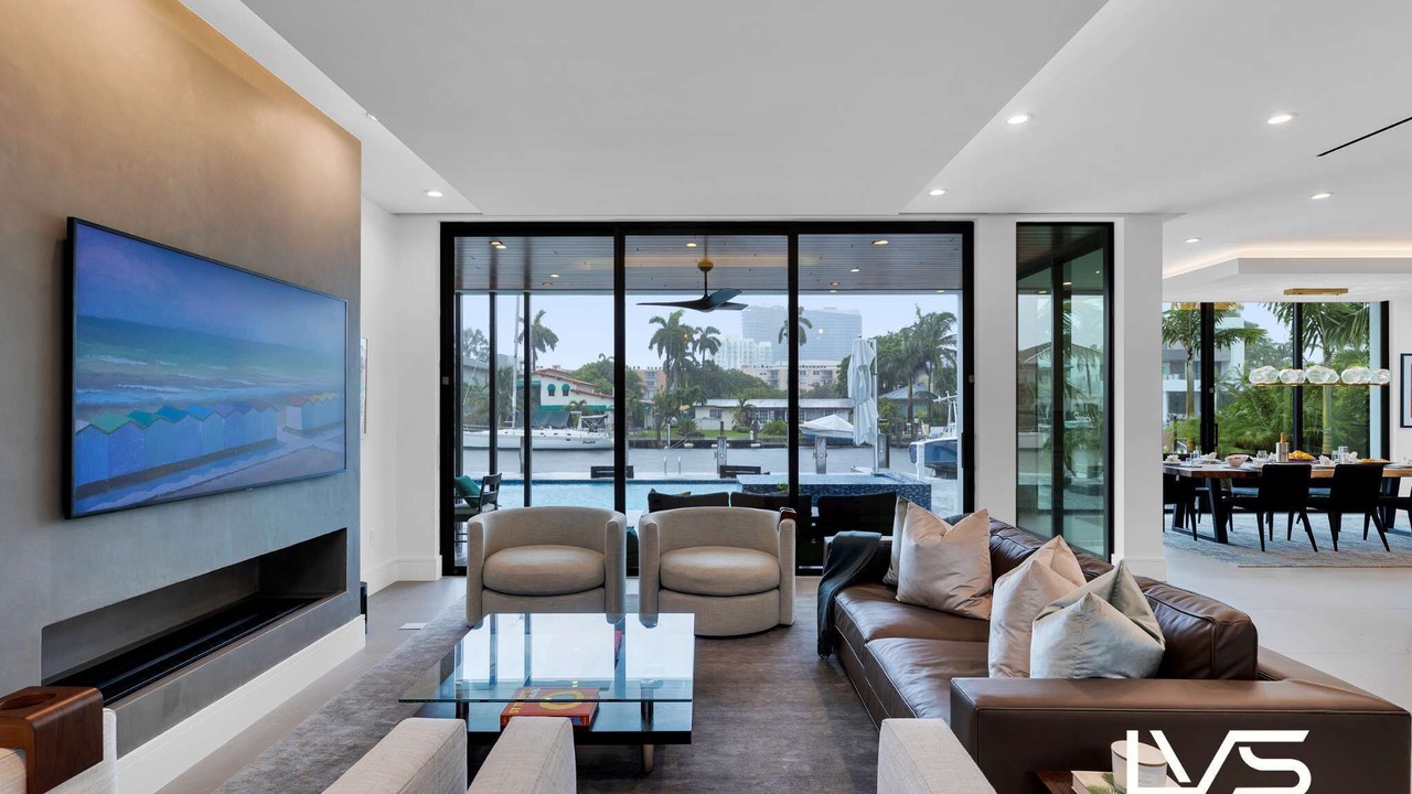 Photo of Bedroom in Lauderdale Harbours