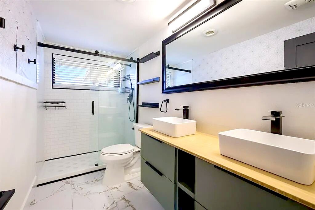 Photo of Bathroom in Fullers Earth