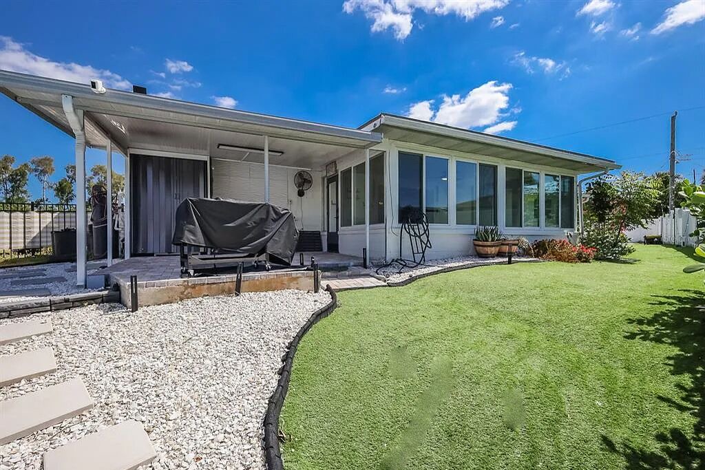 Photo of Patio Balcony in Fullers Earth