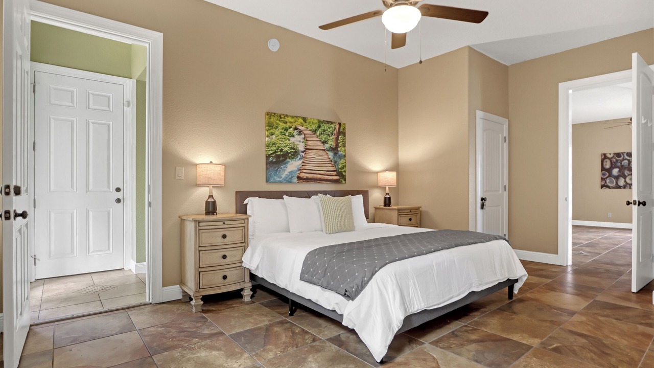 Photo of Bedroom in Tropic