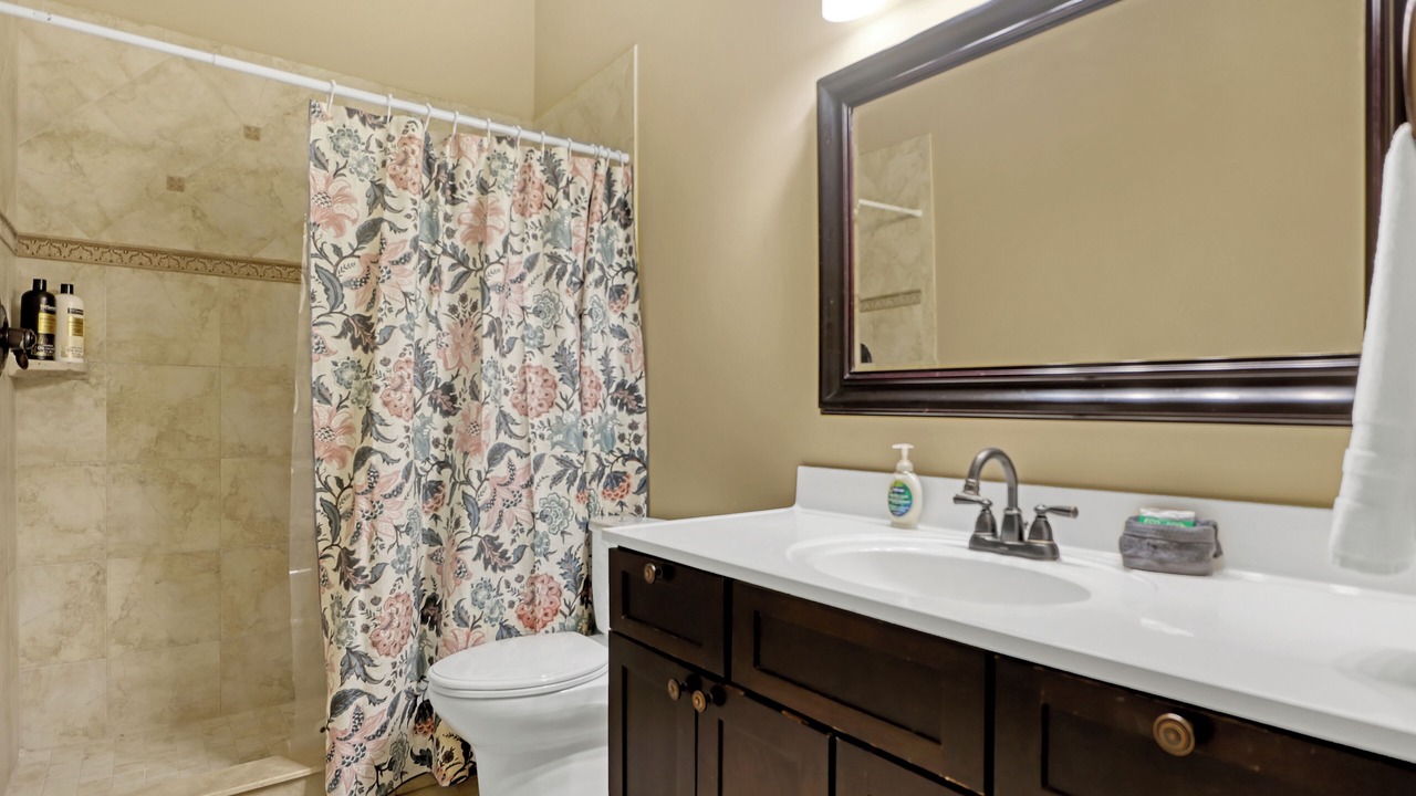 Photo of Bathroom in Tropic