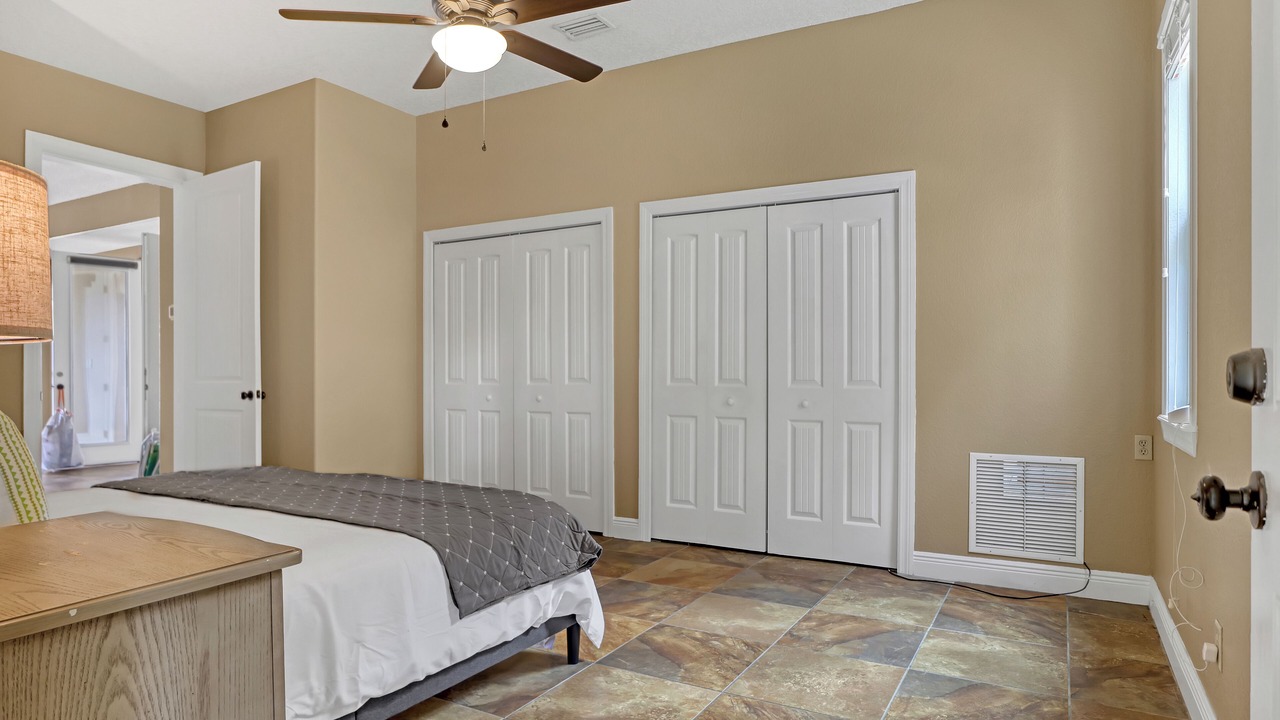 Photo of Bedroom in Tropic