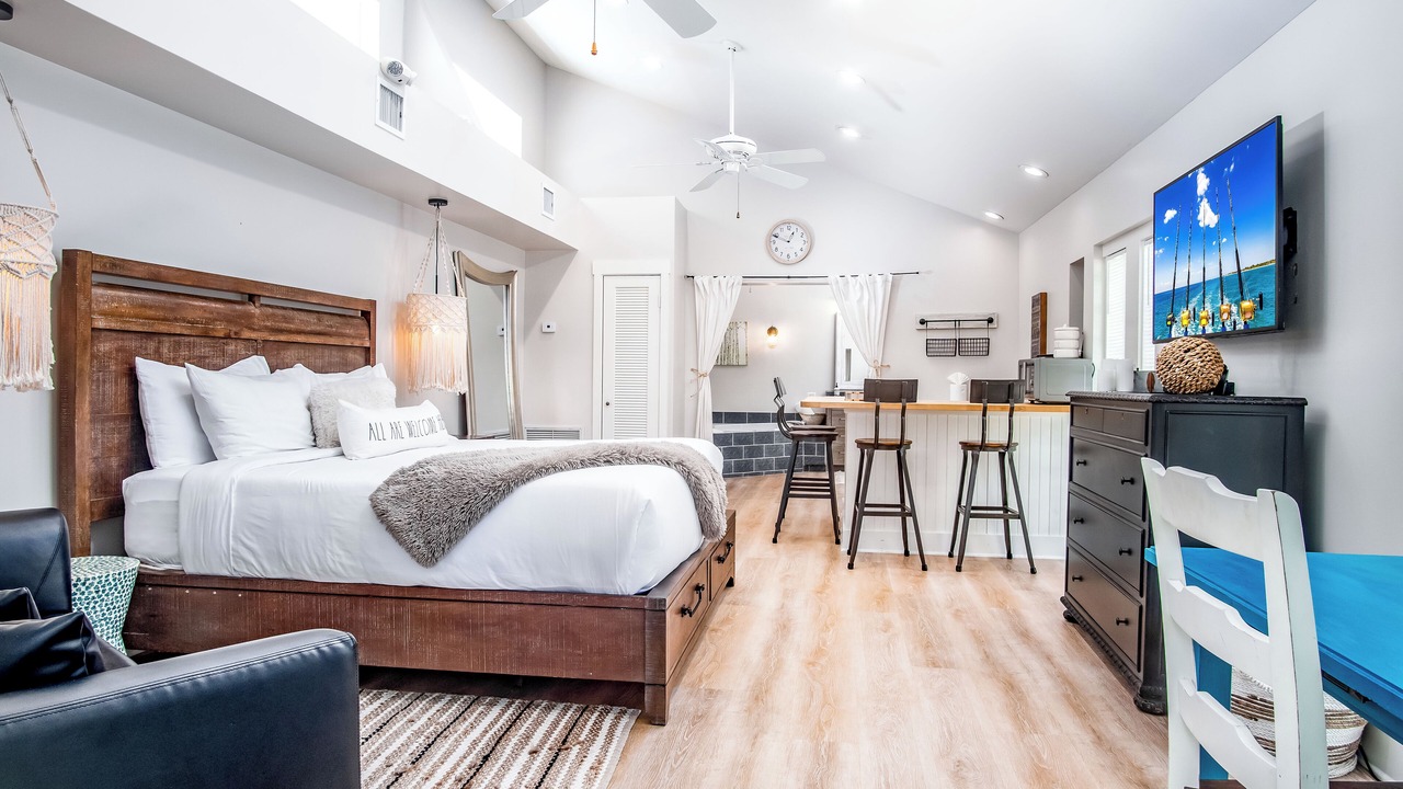 Photo of Bedroom in Midtown