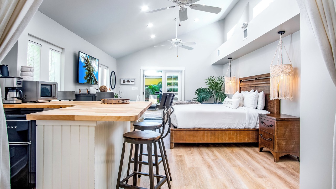 Photo of Bedroom in Midtown