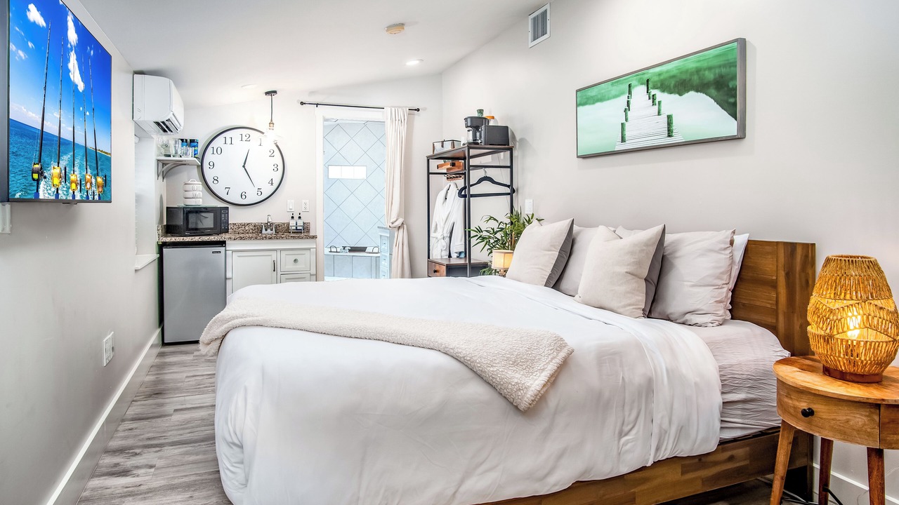 Photo of Bedroom in Midtown