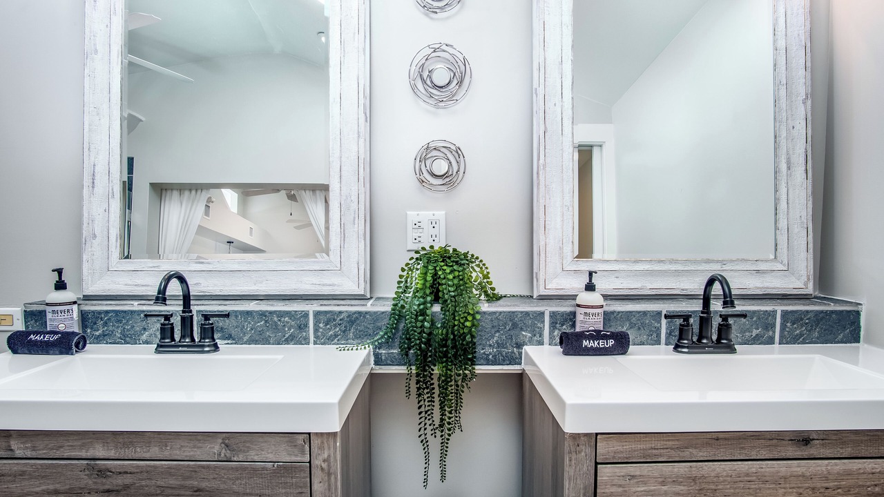 Photo of Bathroom in Midtown