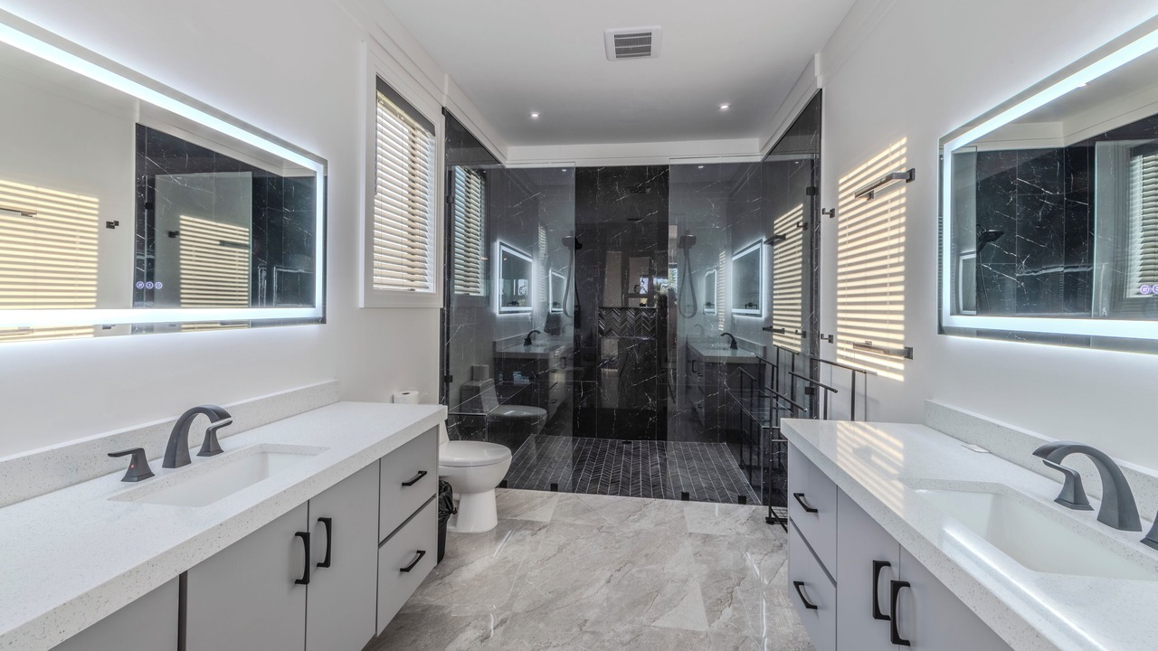 Photo of Bathroom in Connors