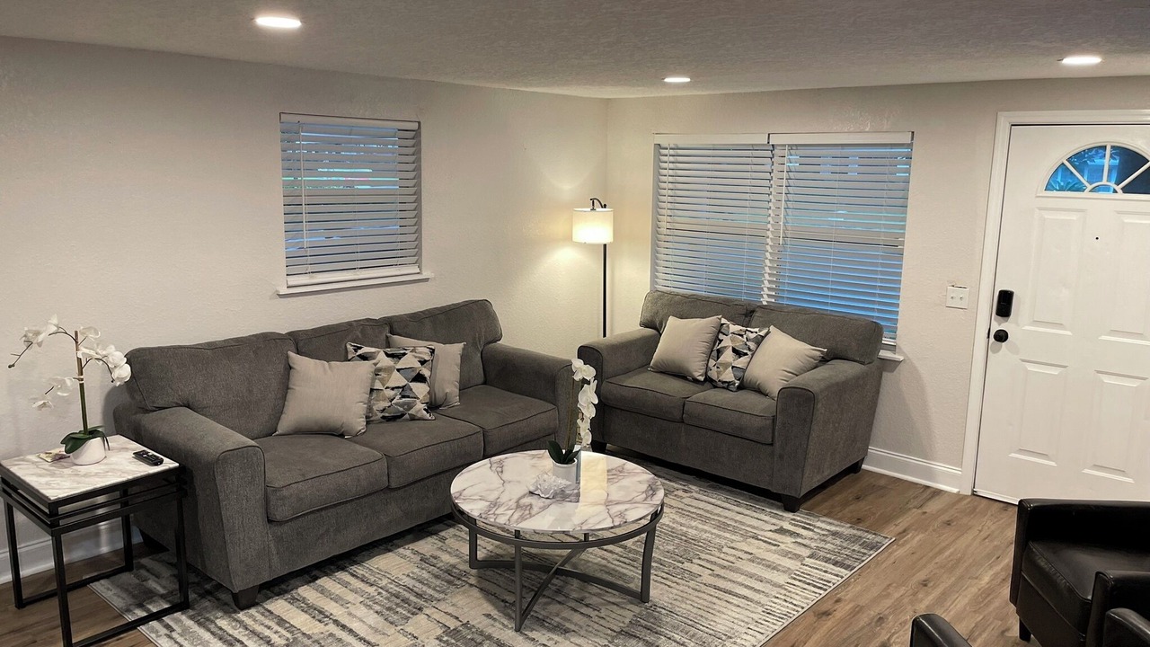 Photo of Livingroom in Northside