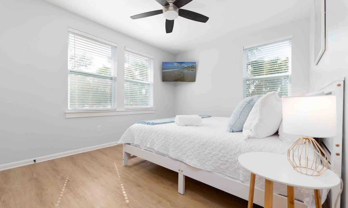 Photo of Bedroom in Neptune Beach