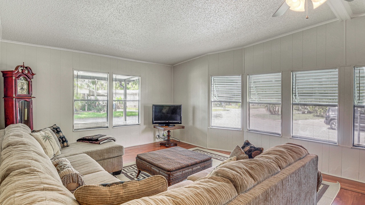 Photo of Bedroom in Edgewater