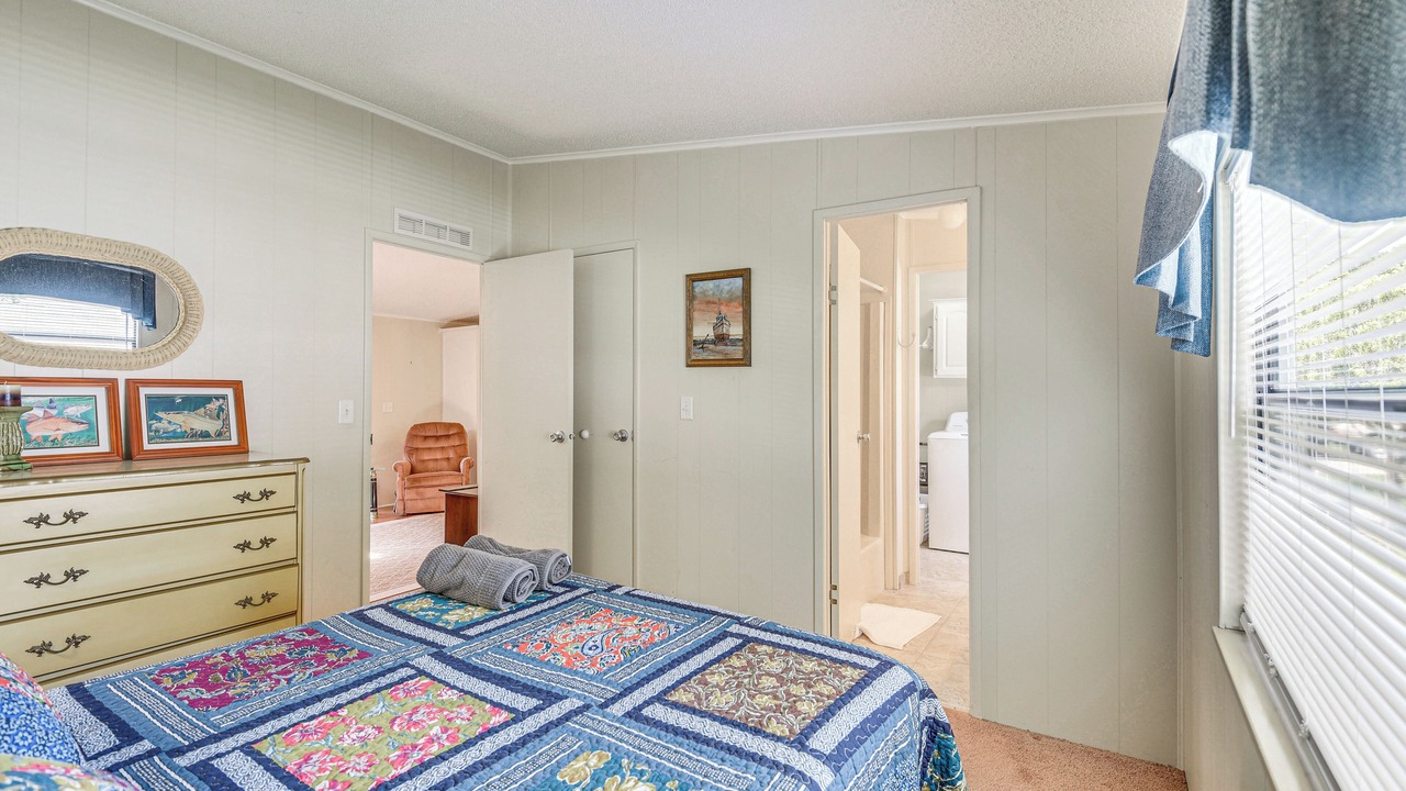 Photo of Bedroom in Edgewater