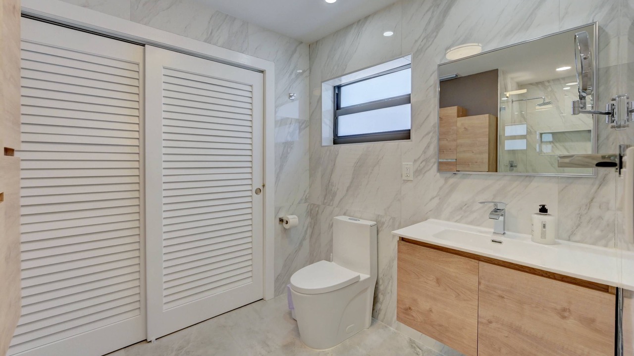 Photo of Bathroom in North Andrews Gardens