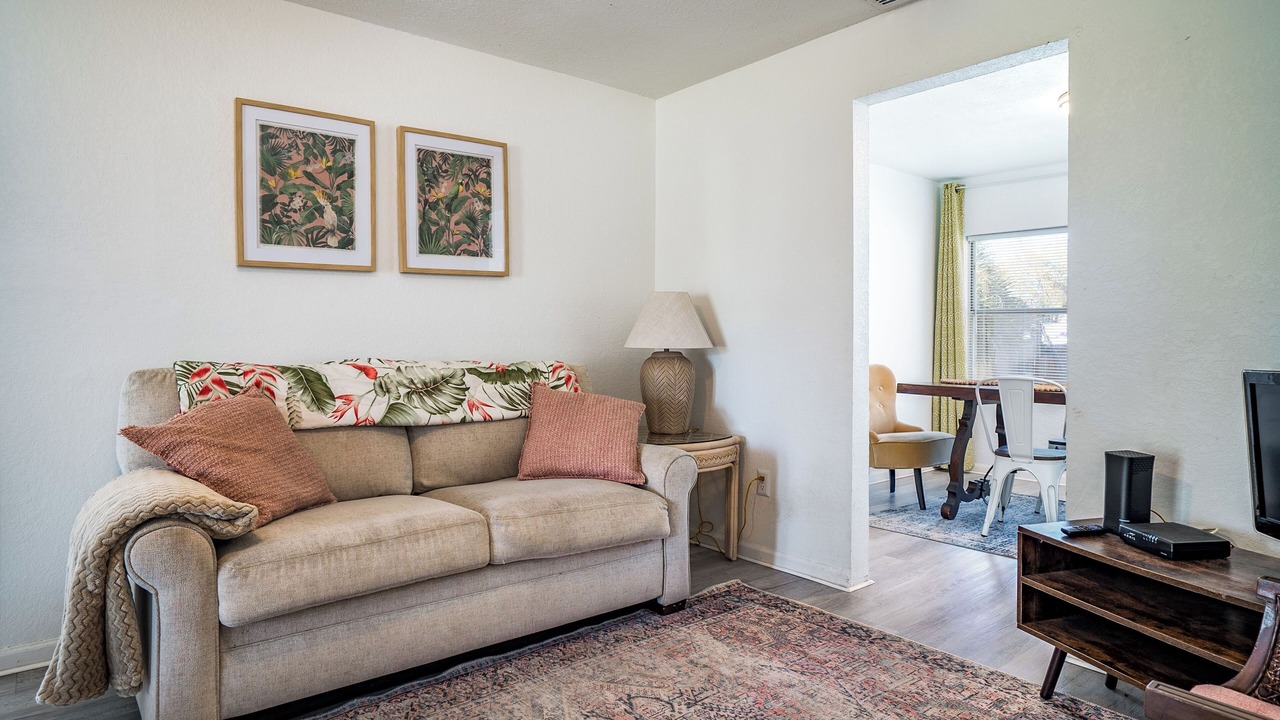 Photo of Livingroom in Walker's Island