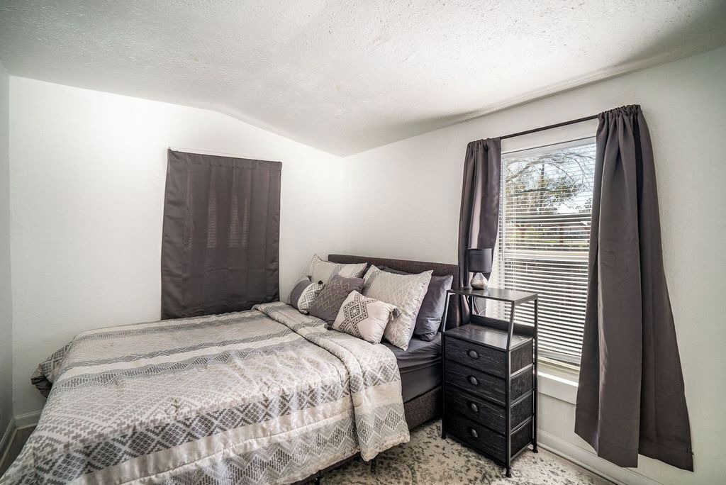 Photo of Bedroom in Walker's Island