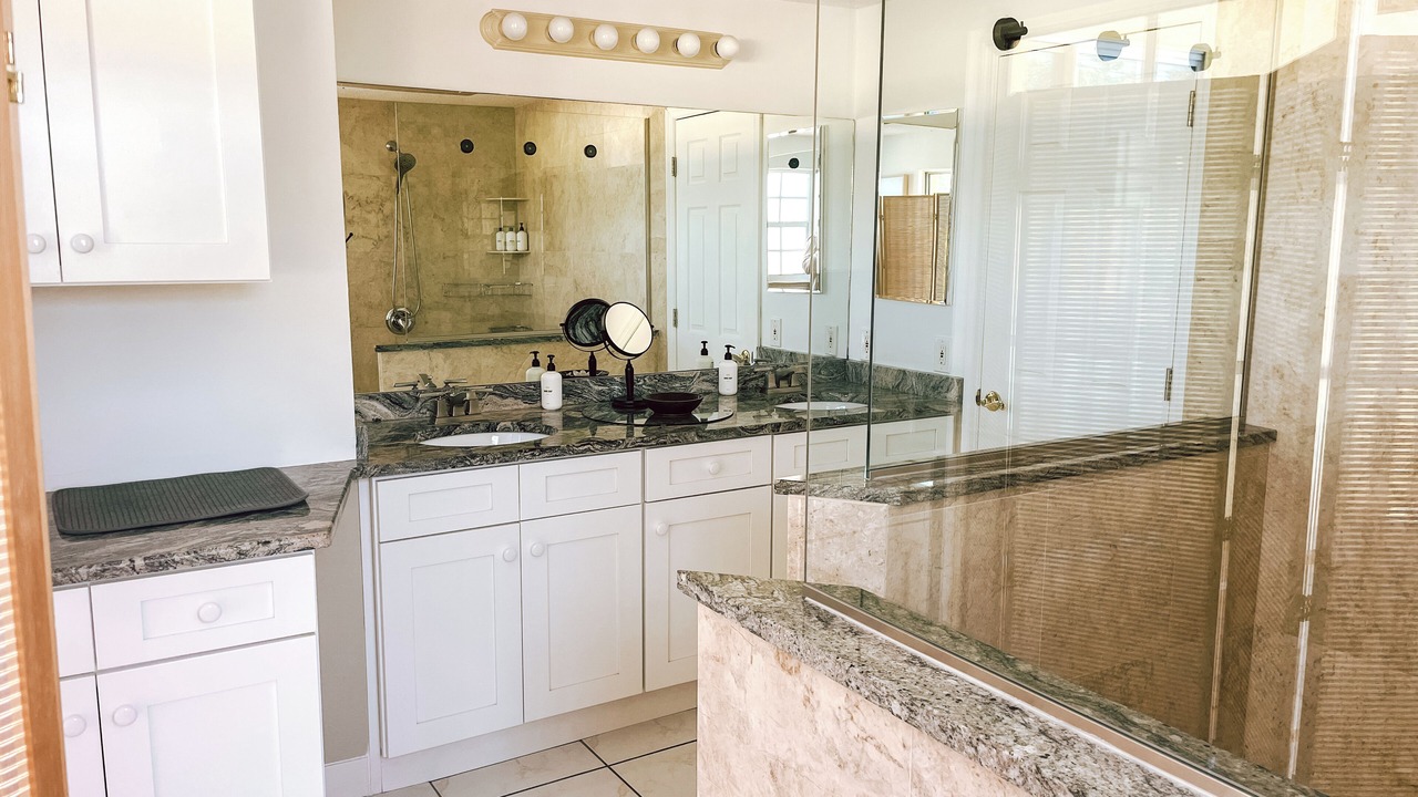 Photo of Bathroom in Golden Beach