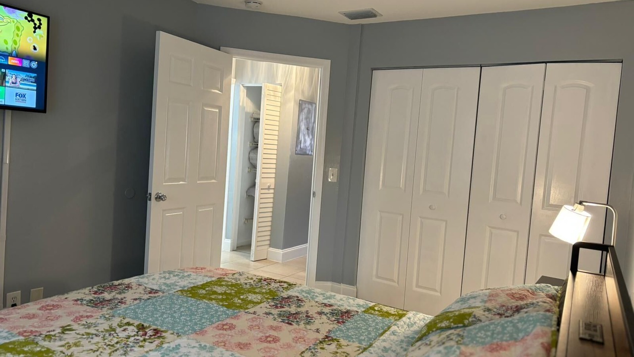Photo of Bedroom in Riviera Beach