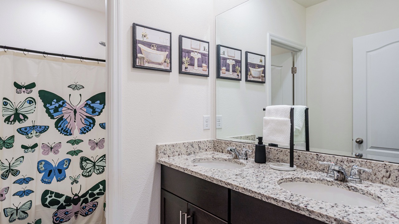 Photo of Bathroom in Sunridge Woods
