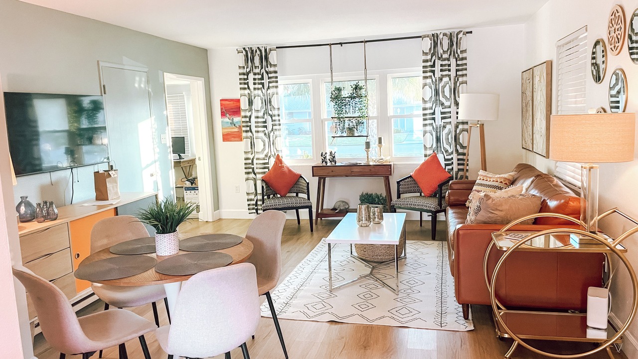 Photo of Livingroom in Golden Beach
