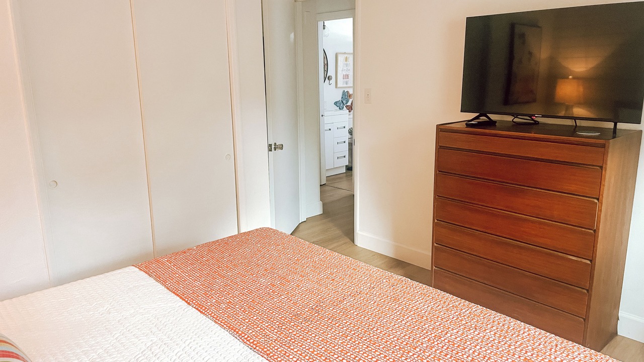 Photo of Bedroom in Golden Beach