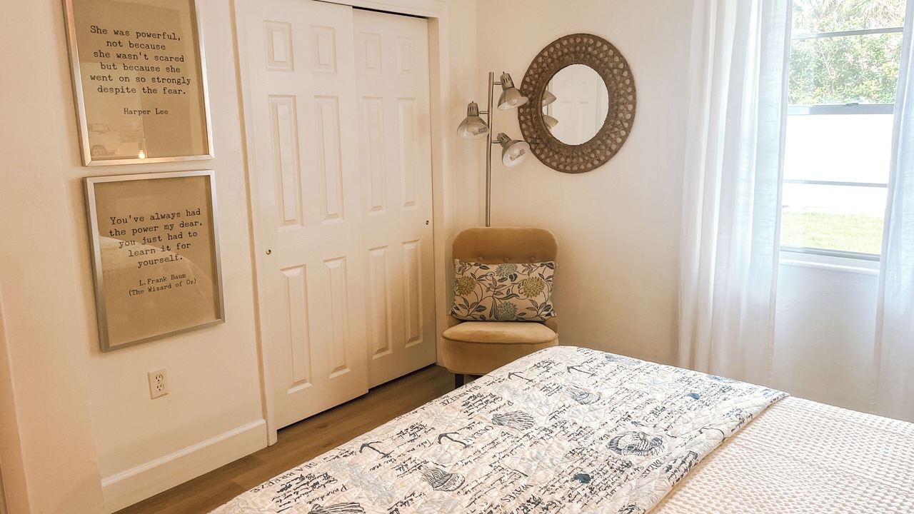 Photo of Bedroom in Golden Beach