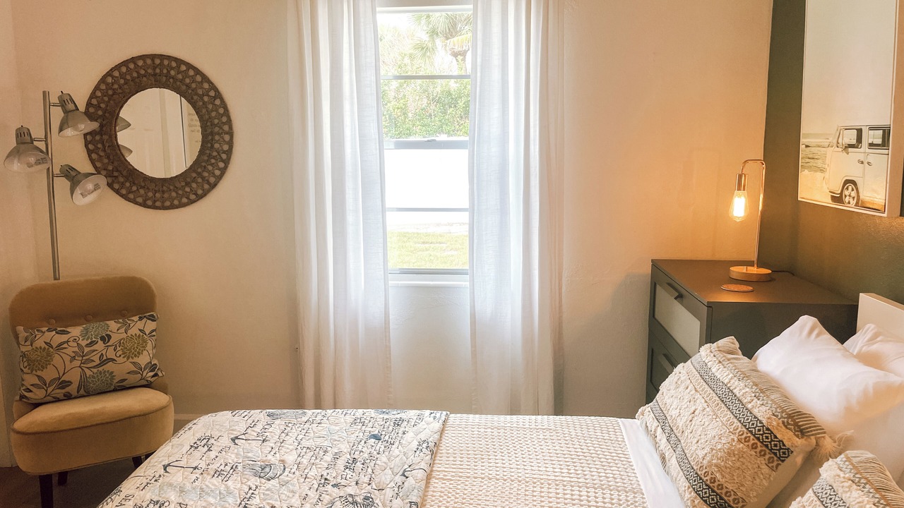 Photo of Bedroom in Golden Beach