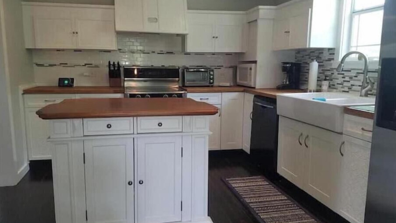 Photo of Kitchen in Dean Park Historic District