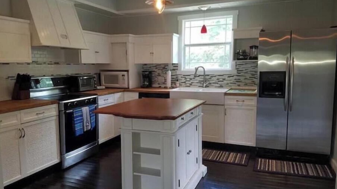 Photo of Kitchen in Dean Park Historic District