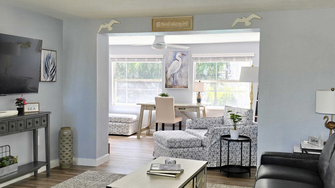 Photo of Livingroom in Gulf Gate Estates