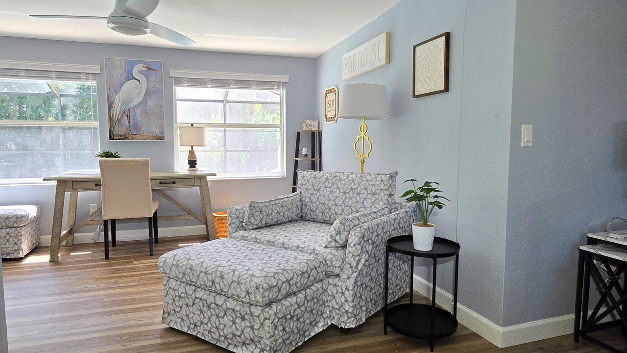 Photo of Livingroom in Gulf Gate Estates