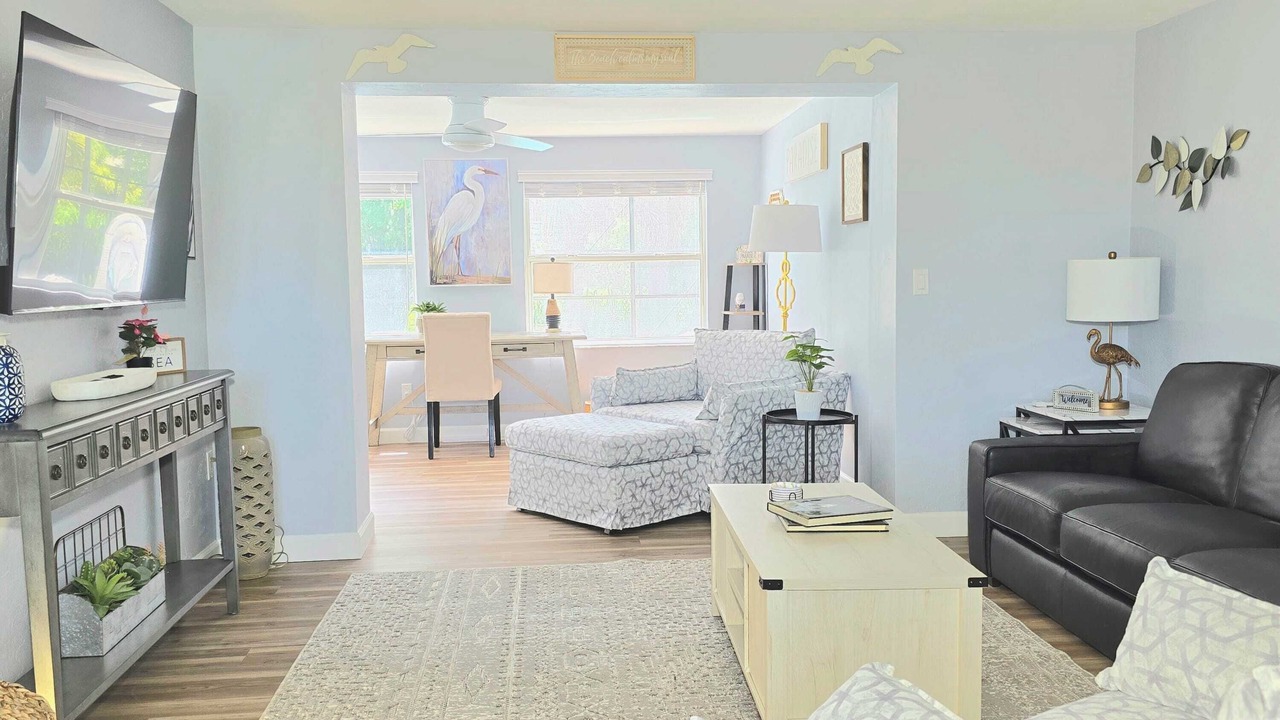 Photo of Livingroom in Gulf Gate Estates