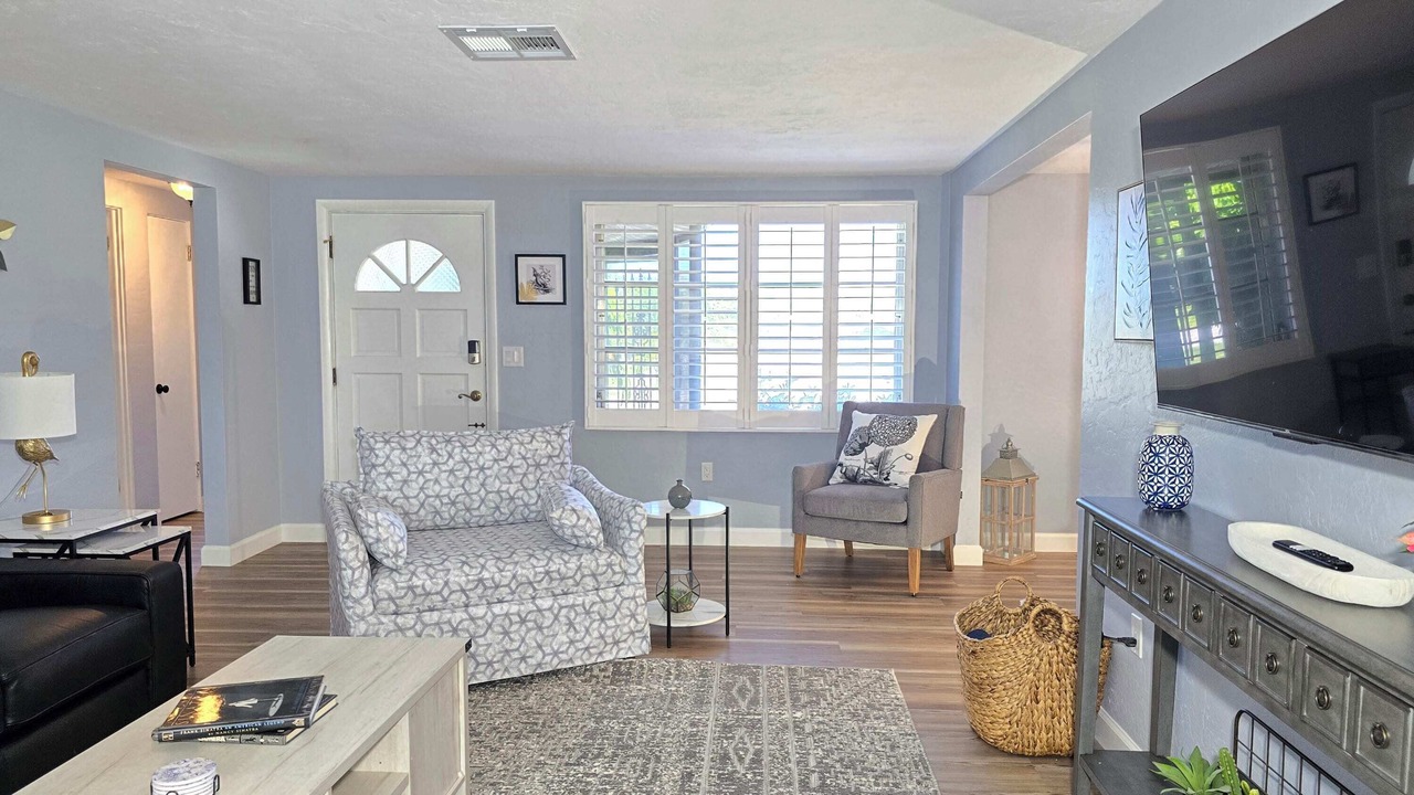 Photo of Livingroom in Gulf Gate Estates