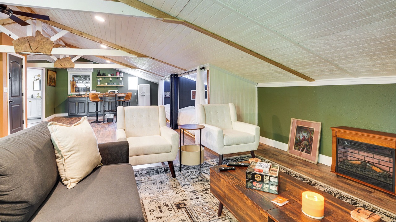 Photo of Livingroom in Pittman