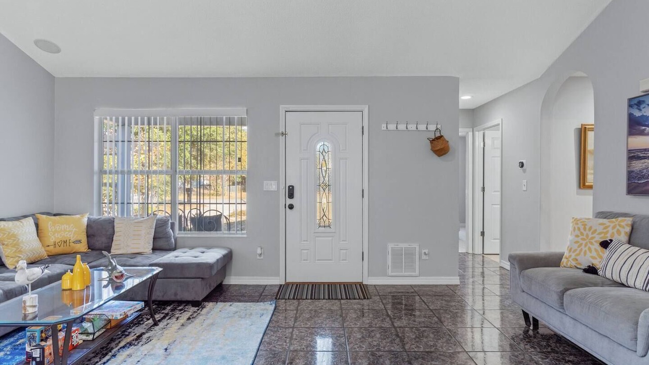 Photo of Livingroom in Gulf Breeze