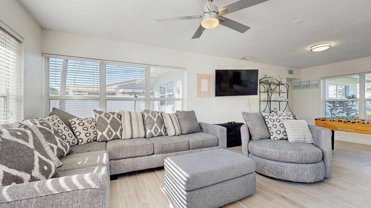 Photo of Livingroom in Harbor Village