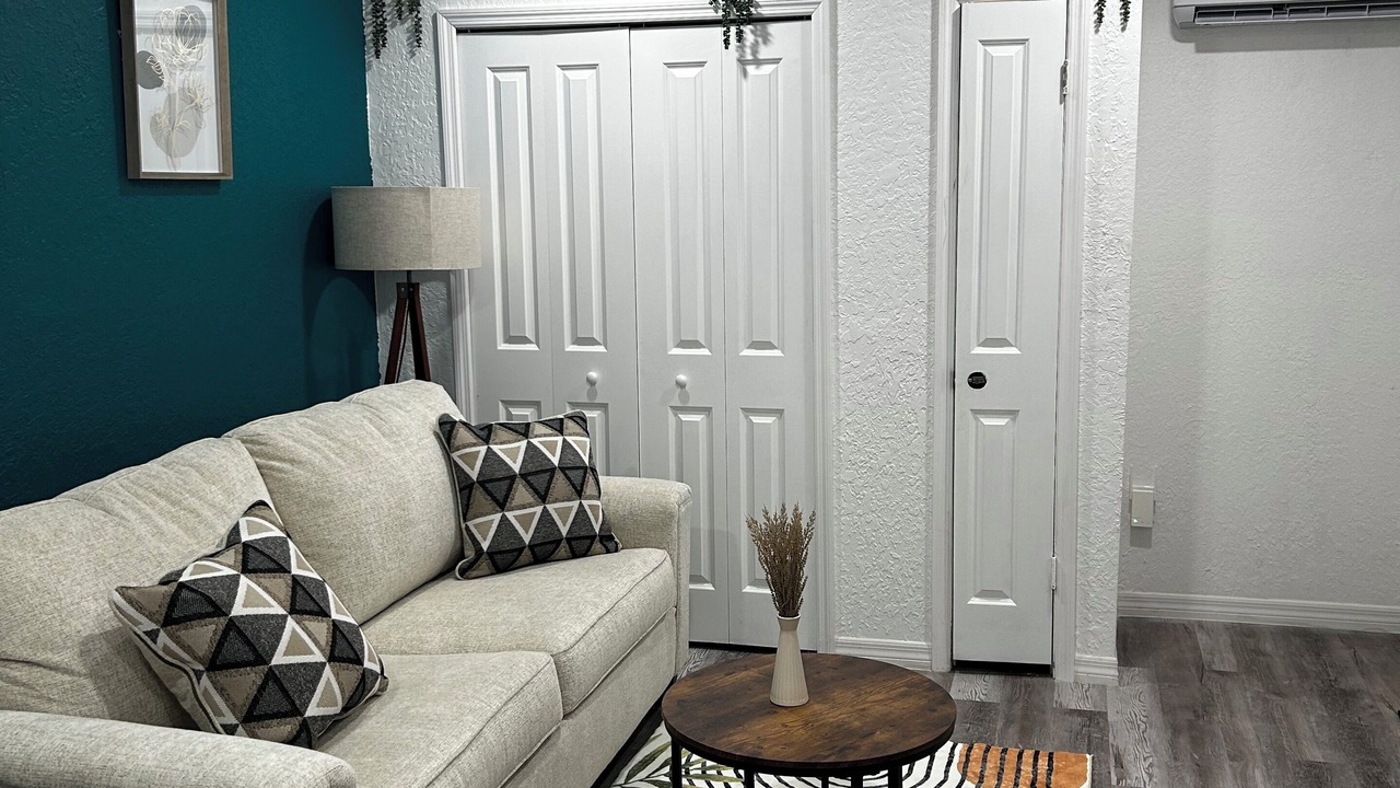 Photo of Livingroom in Oak Ridge