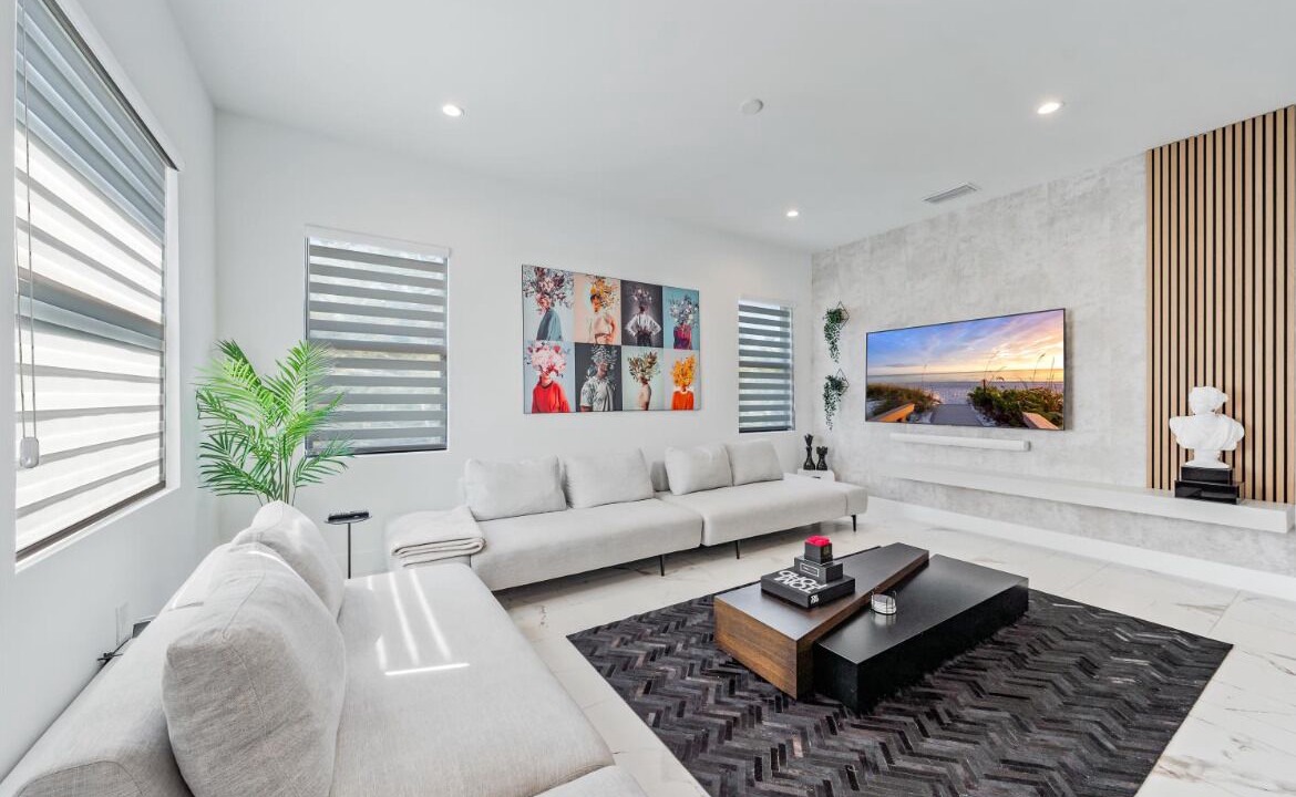 Photo of Livingroom in East Naples