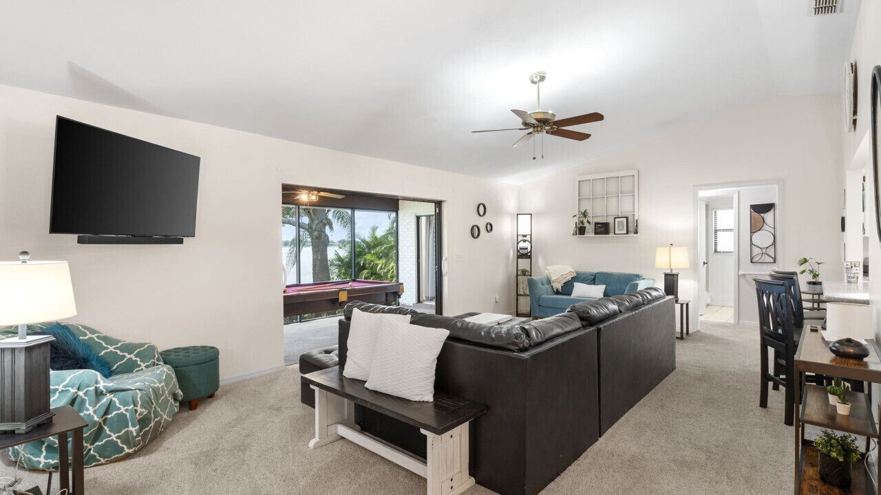 Photo of Livingroom in Eagle Lake
