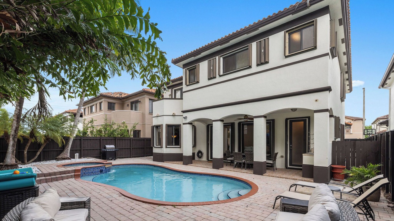 Photo of Outdoor in Tamiami
