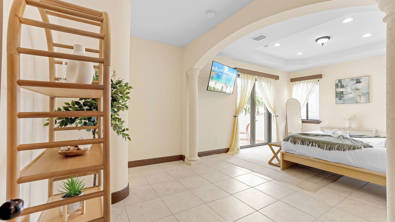 Photo of Bedroom in Tamiami