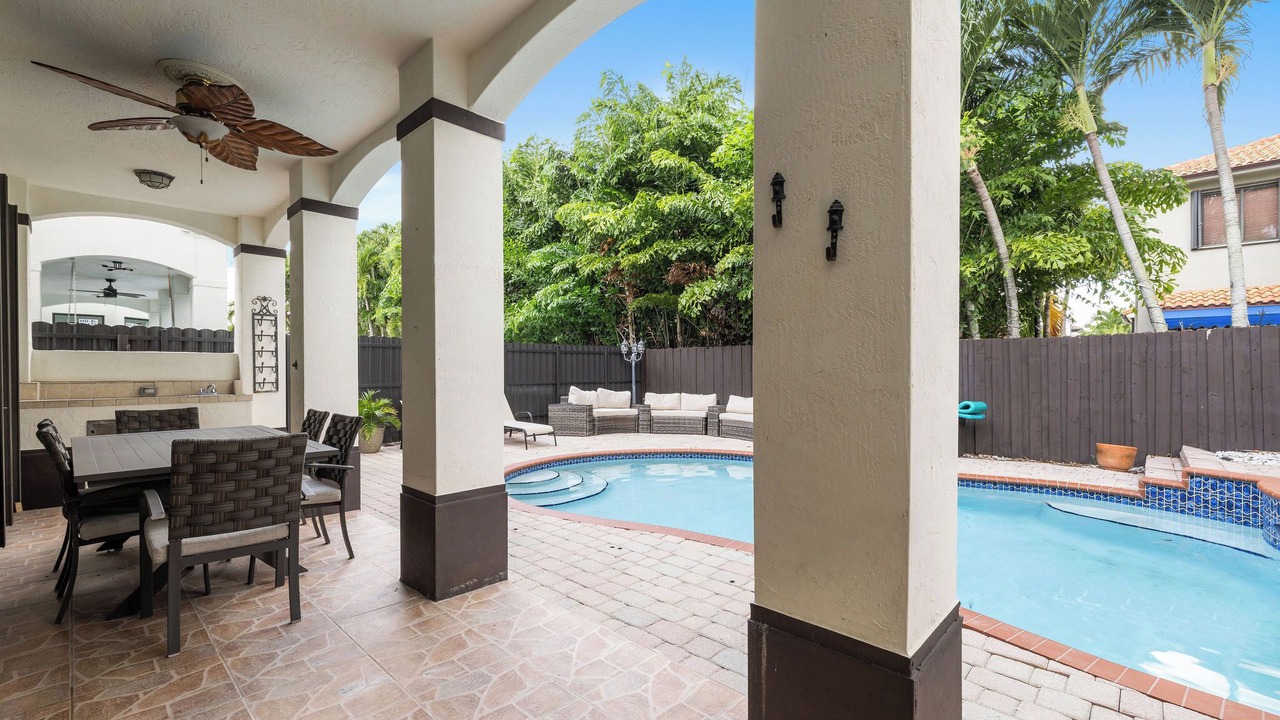 Photo of Outdoor in Tamiami
