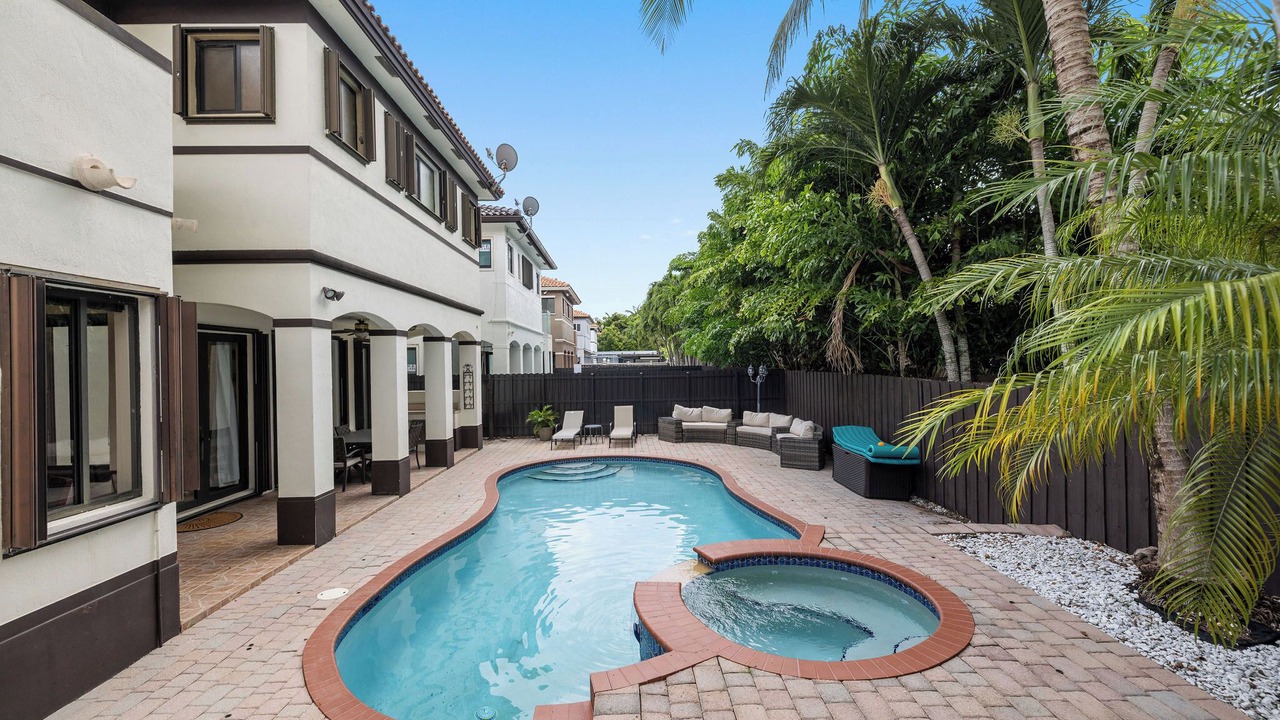 Photo of Outdoor in Tamiami