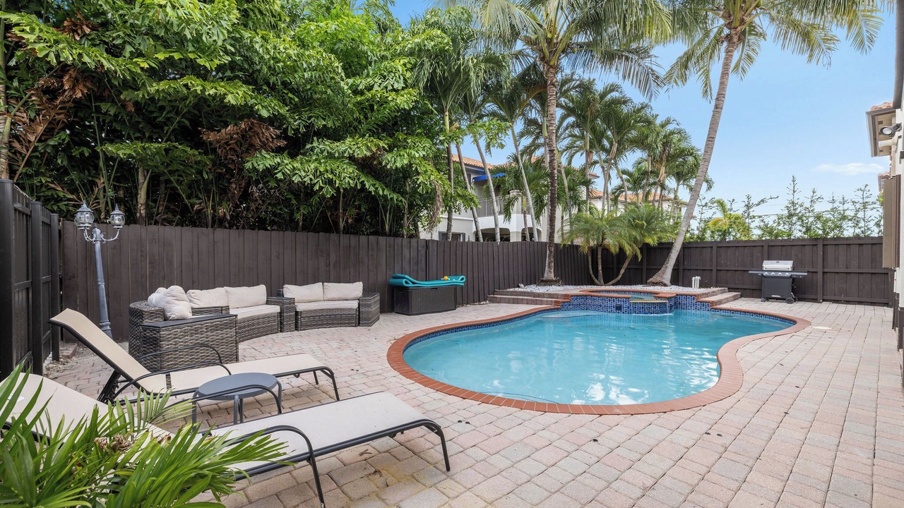Photo of Outdoor in Tamiami