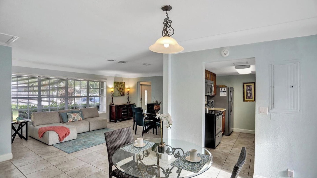 Photo of Livingroom in Dolphin Isles