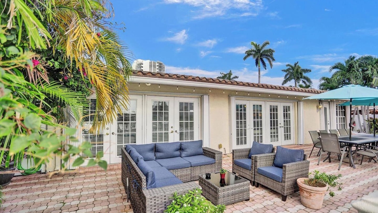 Photo of Patio Balcony in Dolphin Isles