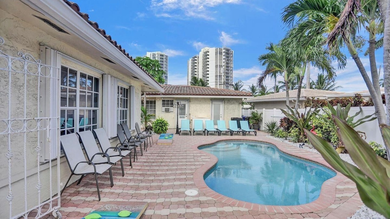 Photo of Outdoor in Dolphin Isles